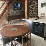 Сasa de vacaciones Location De Charme Au Coeur De L'auvergne *