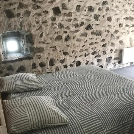 Location De Charme Au Coeur De L'auvergne *