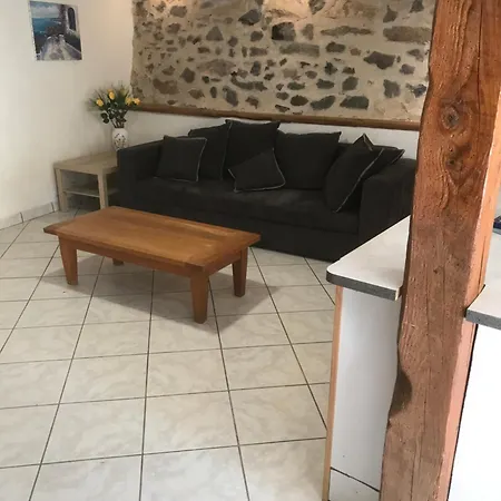 Prázdninový dům Location De Charme Au Coeur De L'auvergne Yronde-et-Buron