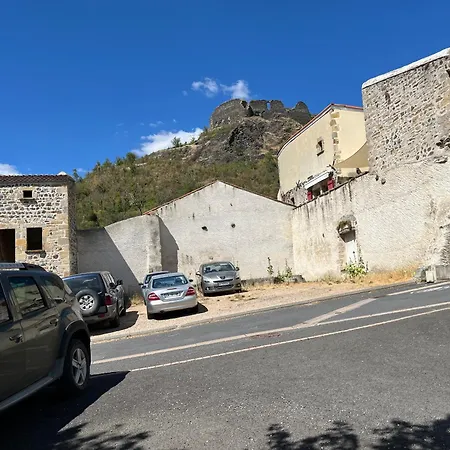 Location De Charme Au Coeur De L'auvergne Hébergement de vacances *
